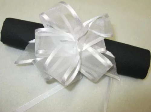 Photo du produit 6 noeuds à tirer en organza blancs