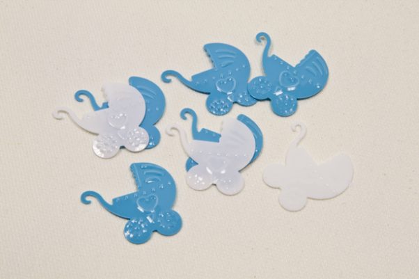 Photo du produit Confettis de table plastique landau bébé bleu et blanc 10 gr