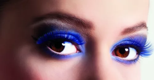 Photo du produit Faux cils courts bleus adulte