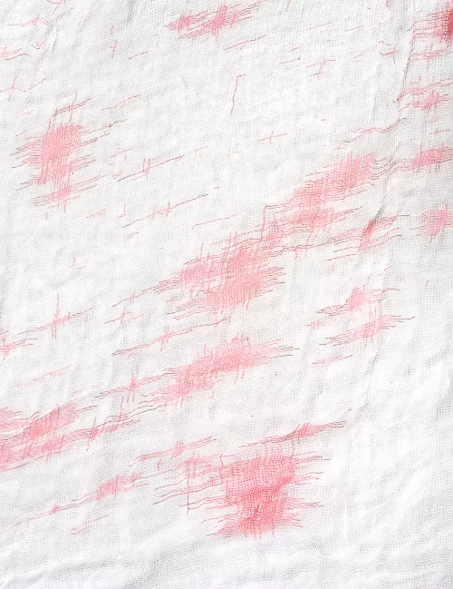 Photo du produit Nappe blanche ensanglantée