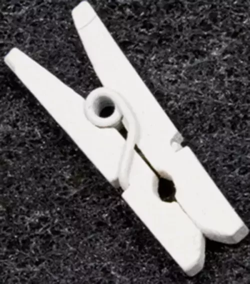 Photo du produit 10 Mini pinces à linge en bois blanches