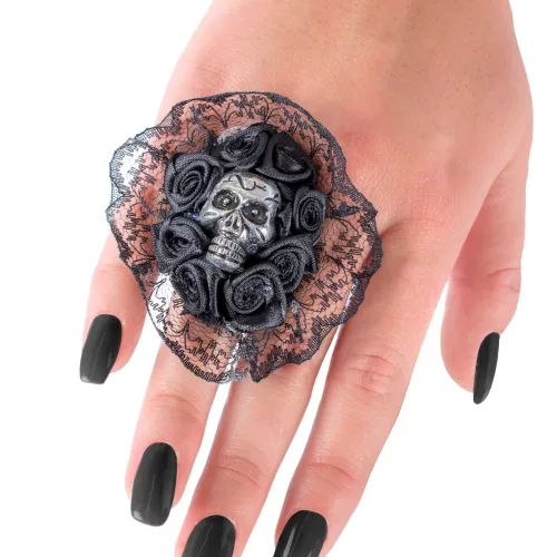Photo du produit Bague tête de mort blanche et dentelle noire