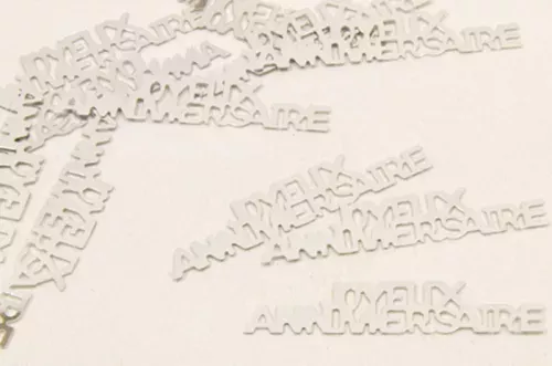 Photo du produit Confettis de table Joyeux Anniversaire argentés 15 g