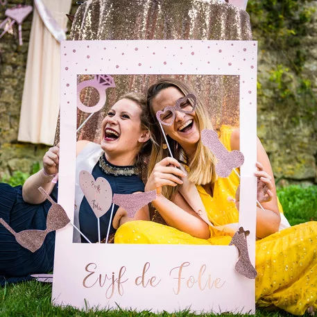 Photo du produit Kit photobooth avec cadre EVJF rose gold 12 accessoires