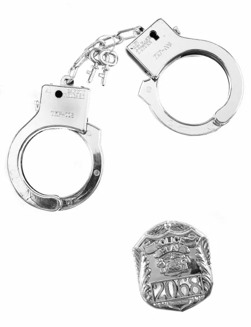 Photo du produit Kit policier badge et menottes adulte et enfant