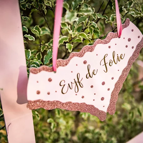Photo du produit Pancarte culotte EVJF de folie rose gold paillettes 25 x 15 cm