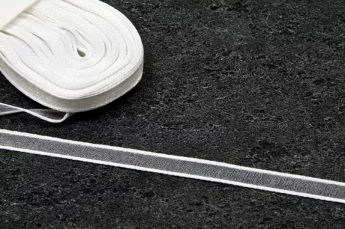 Photo du produit Ruban fin en organza blanc10 m