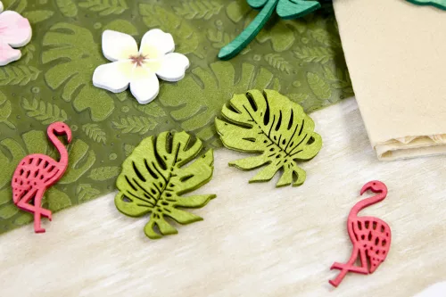 Photo du produit 10 Confettis en bois feuilles tropicales 4 cm