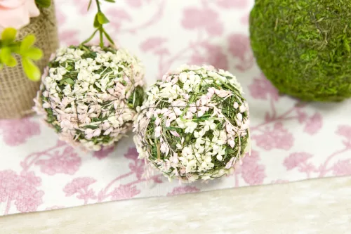 Photo du produit 4 Boules décoratives fleurs naturelles blanches et roses 5 cm