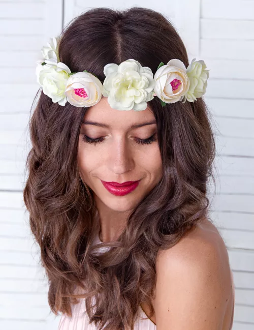 Photo du produit Couronne de fleurs blanches 17 cm