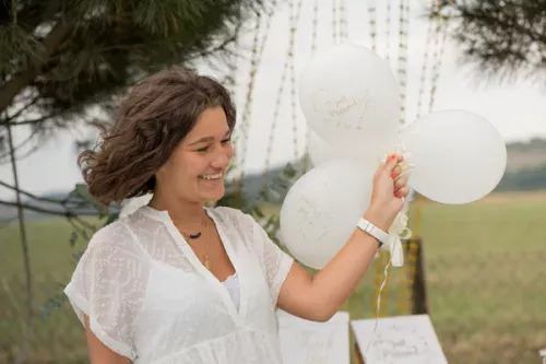 Photo du produit 8 Ballons en latex Just Married blancs et dorés 23 cm
