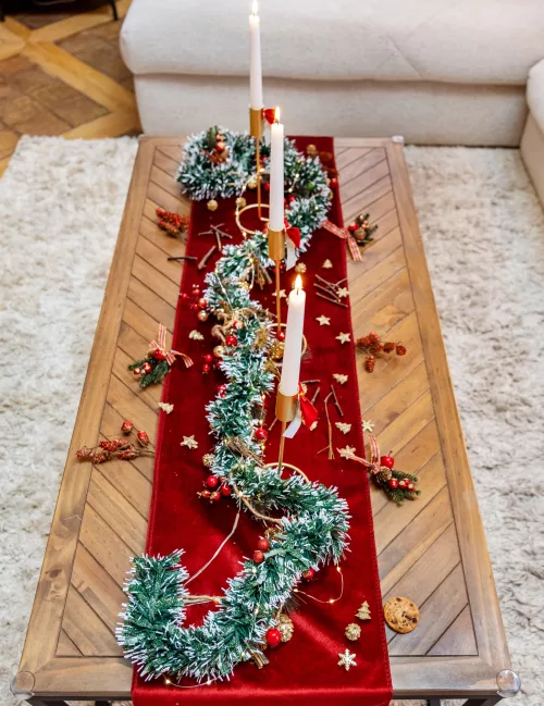 Photo du produit Guirlande de sapin enneigée avec baies 2 m