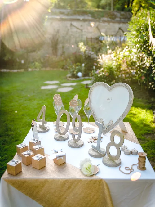 Photo du produit Livre d'or cadre pailleté avec c?urs en bois 37 x 40 cm