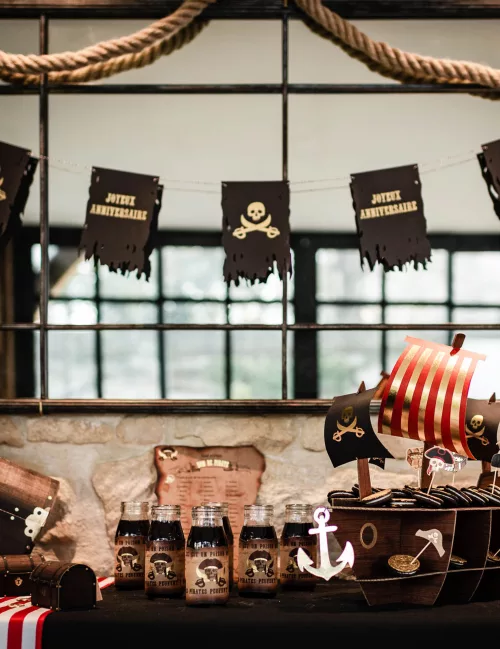 Photo du produit 8 Etiquettes adhésives pour bouteilles pirates 19,5 x 8 cm