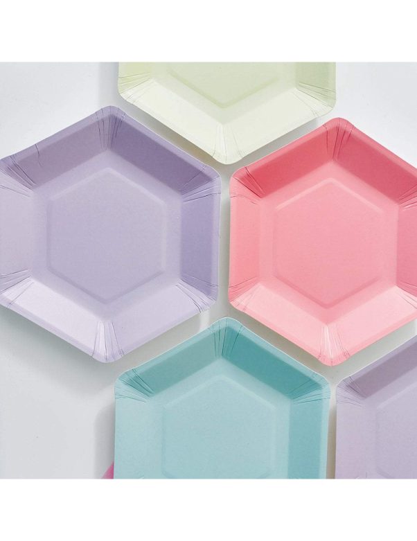 Photo du produit 12 Petites assiettes en carton hexagonales 6 couleurs pastel 18 cm