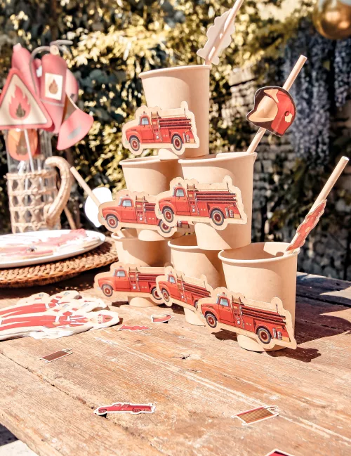Photo du produit 8 Gobelets en kraft pompier rouge et or 255 ml